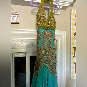 Cache Turquoise and Olive Semi Formal Halter Dress size 2- Like New